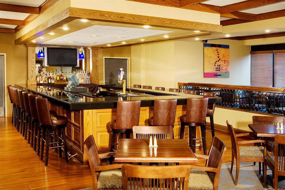 Embassy Suites By Hilton Columbus Restauracja zdjęcie