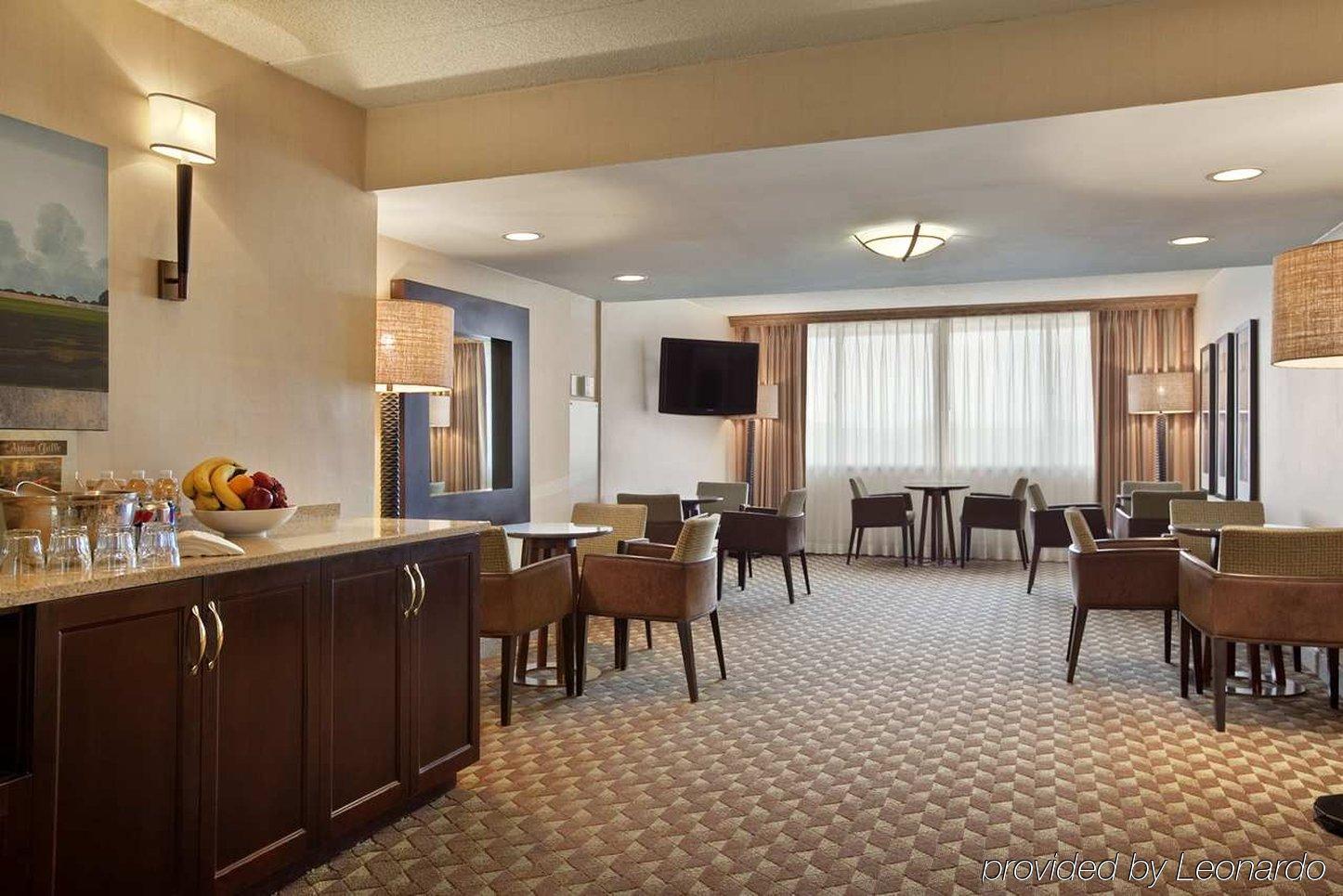 Embassy Suites By Hilton Columbus Restauracja zdjęcie
